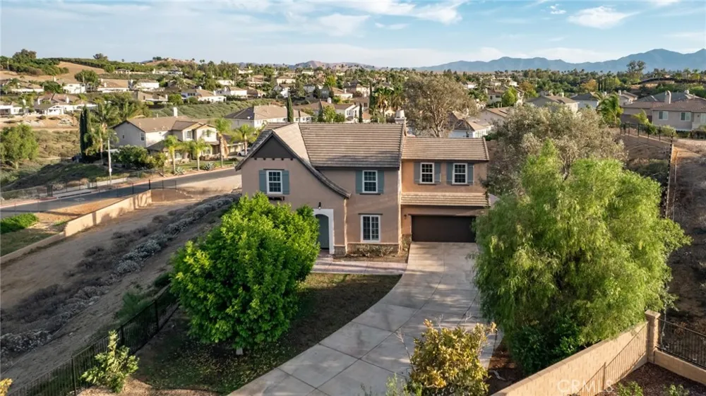 16991 Hidden Trails Riverside, CA 92503