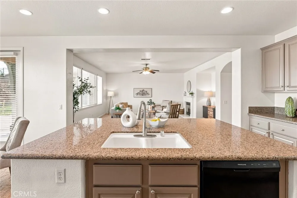16991 Hidden Trails Riverside, CA 92503