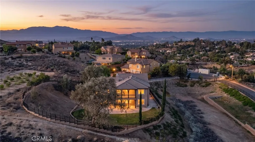 16991 Hidden Trails Riverside, CA 92503