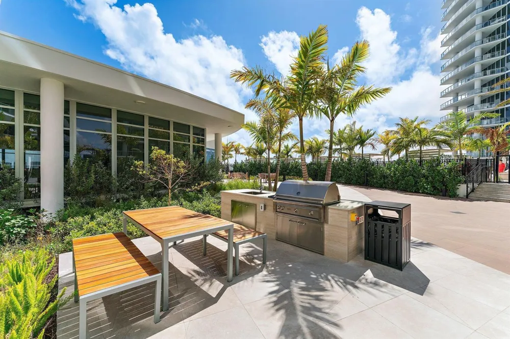 220 Lake Shore Drive #1219 Lake Park, FL 33403