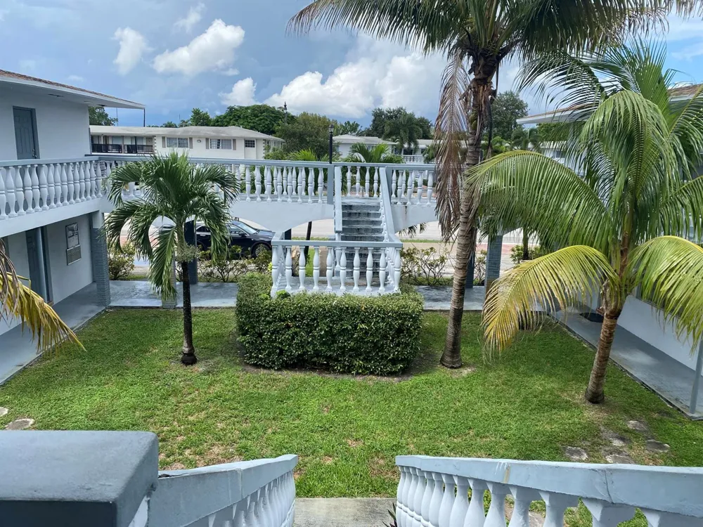 5112 HOLLYWOOD BOULEVARD #25 Hollywood, FL 33021