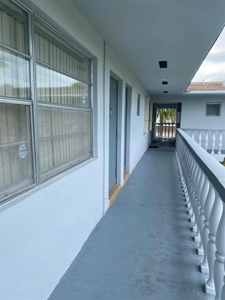 5112 HOLLYWOOD BOULEVARD #25 Hollywood, FL 33021