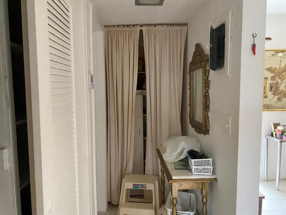 5112 HOLLYWOOD BOULEVARD #25 Hollywood, FL 33021