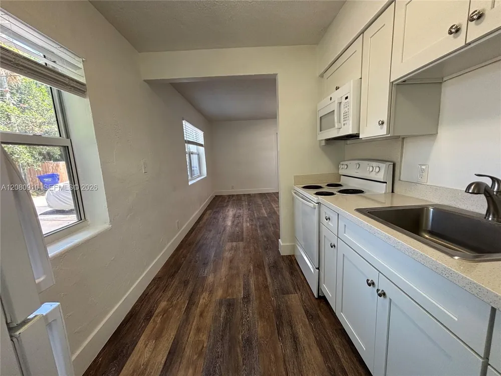 1821 Thomas St #6 Hollywood, FL 33020