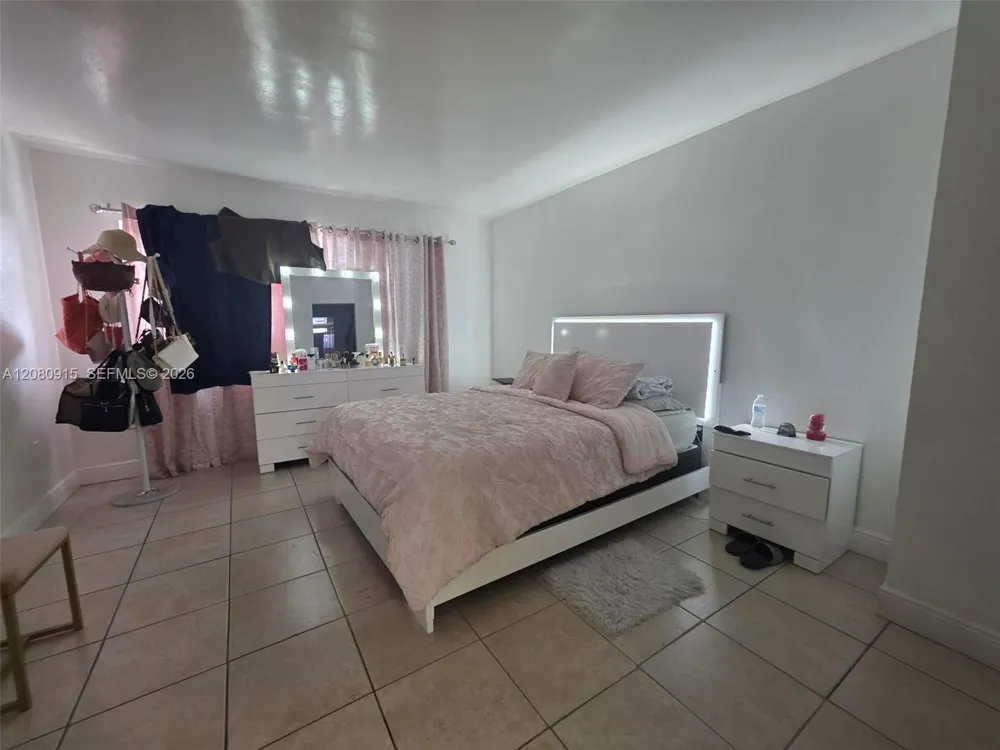 9375 Fontainebleau Blvd #L311 Miami, FL 33172