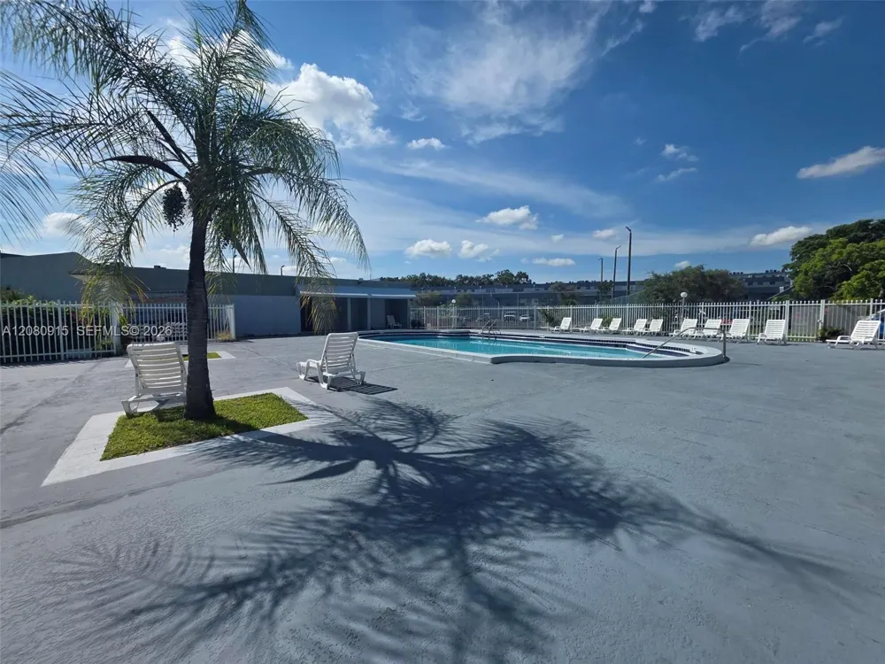 9375 Fontainebleau Blvd #L311 Miami, FL 33172