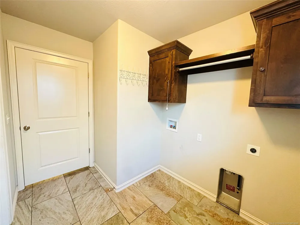 8111 75th EastAvenue Owasso, OK 74055