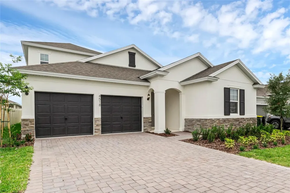 4518 LIONS GATE AVENUE Clermont, FL 34711