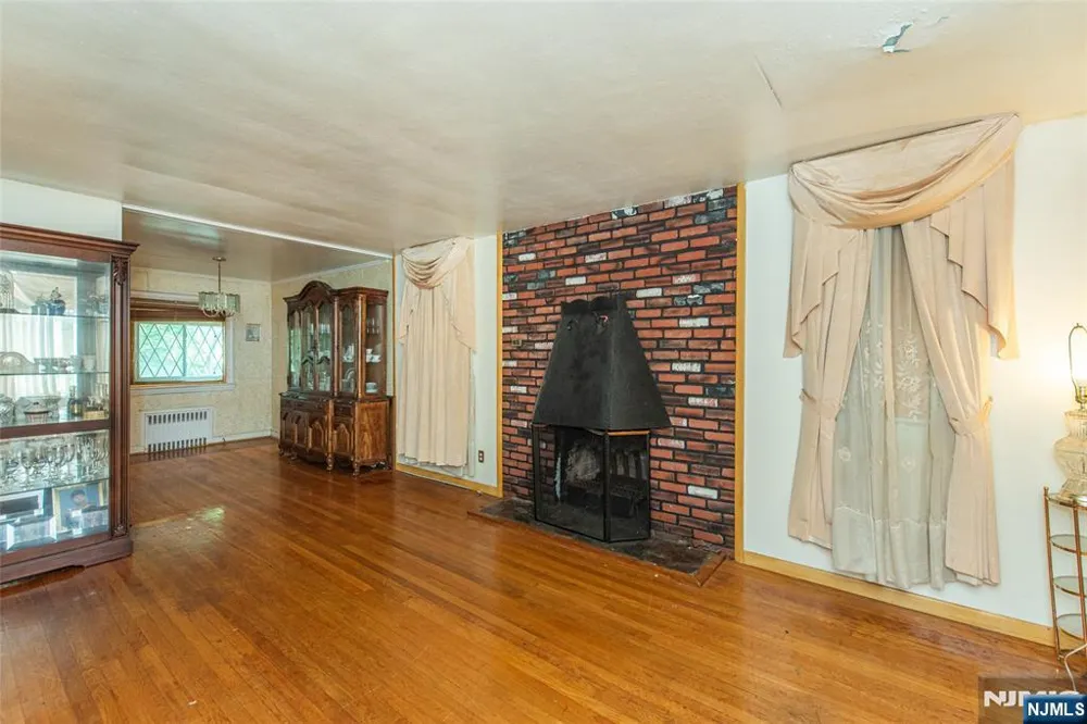 385-387 41st Street Paterson, NJ 07504