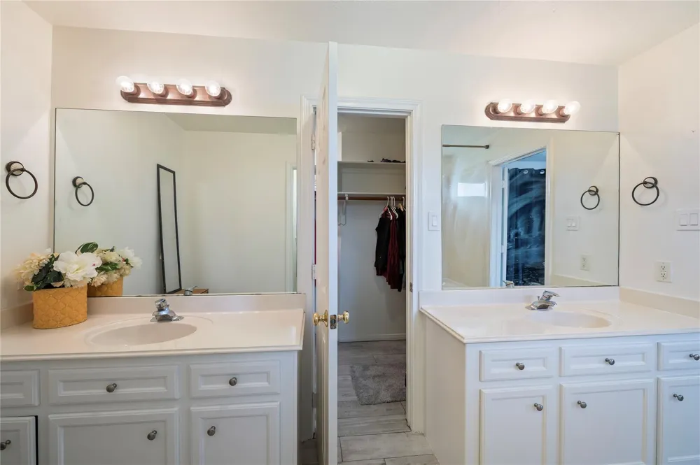 2060 Glencove Drive Seabrook, TX 77586