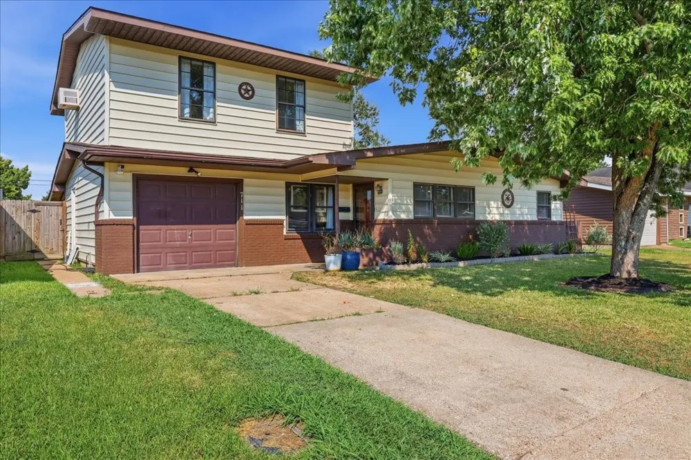 711 S 6th Street Nederland, TX 77627