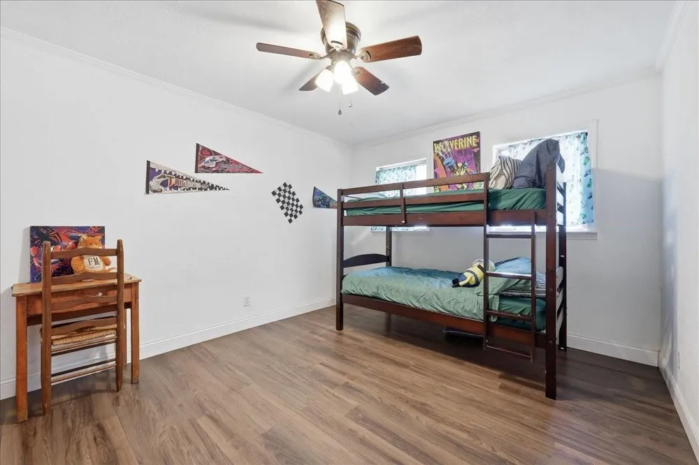 711 S 6th Street Nederland, TX 77627