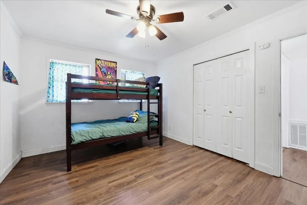 711 S 6th Street Nederland, TX 77627