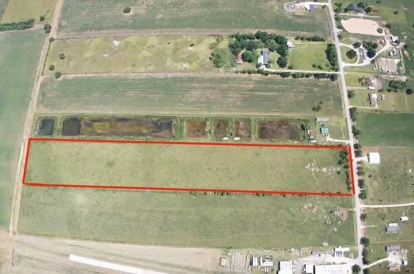212 County Road Angleton, TX 77515