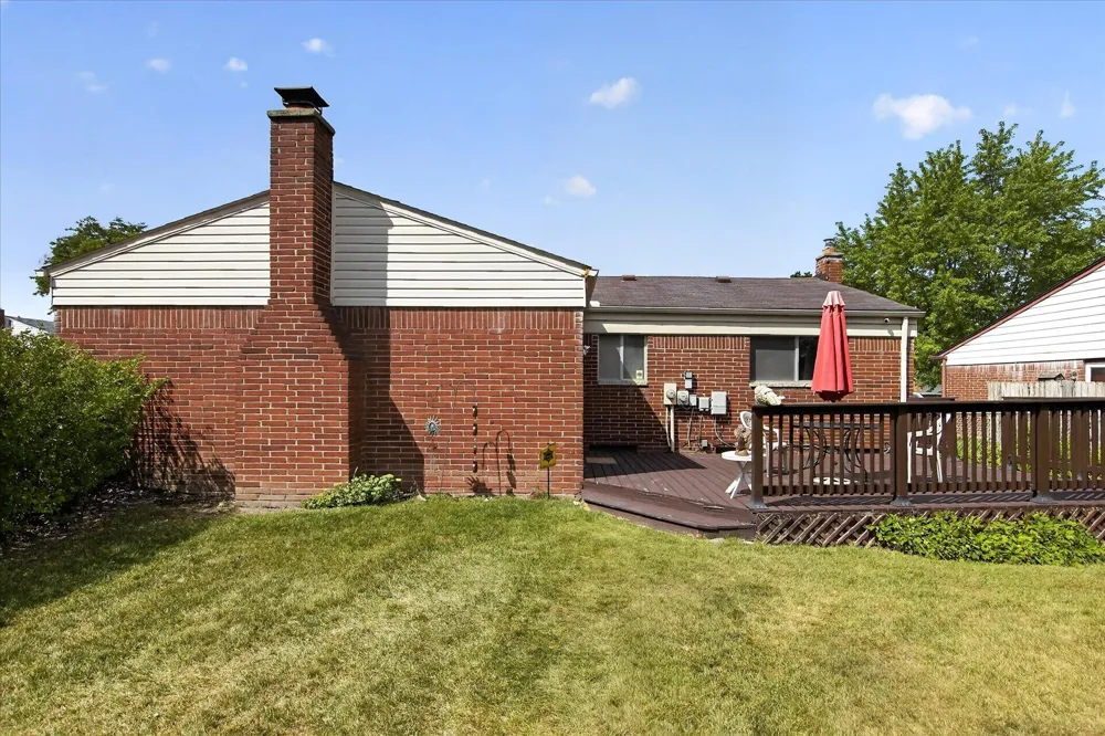 30308 Yorkshire Drive Madison Heights, MI 48071