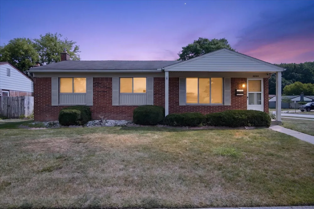 30308 Yorkshire Drive Madison Heights, MI 48071