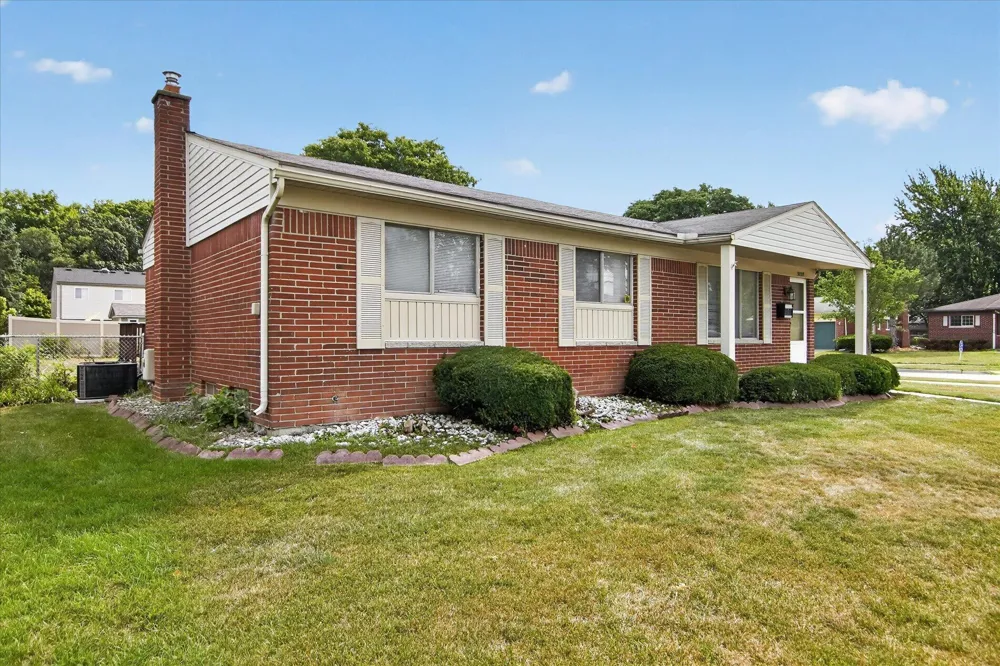 30308 Yorkshire Drive Madison Heights, MI 48071