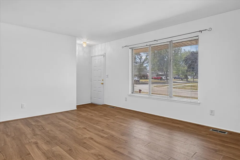 30308 Yorkshire Drive Madison Heights, MI 48071