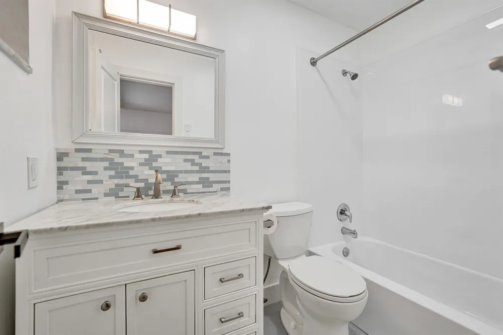 1738 NE 52nd Street Fort Lauderdale, FL 33334