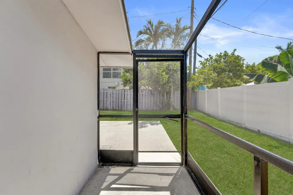 1738 NE 52nd Street Fort Lauderdale, FL 33334