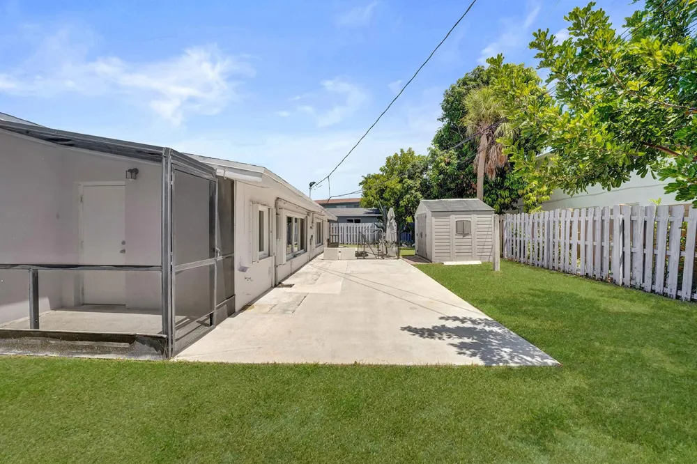 1738 NE 52nd Street Fort Lauderdale, FL 33334