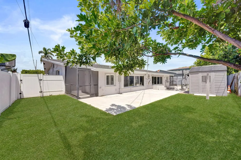 1738 NE 52nd Street Fort Lauderdale, FL 33334