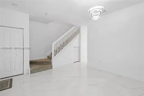 957 NE 211th St Miami, FL 33179