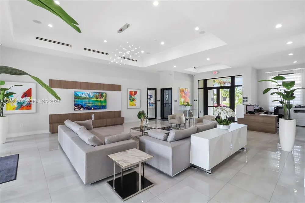 957 NE 211th St Miami, FL 33179