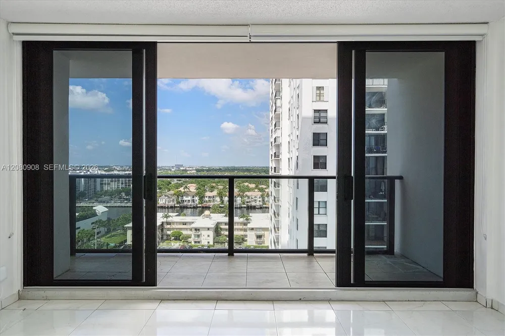 2301 S Ocean Dr #1406 Hollywood, FL 33019