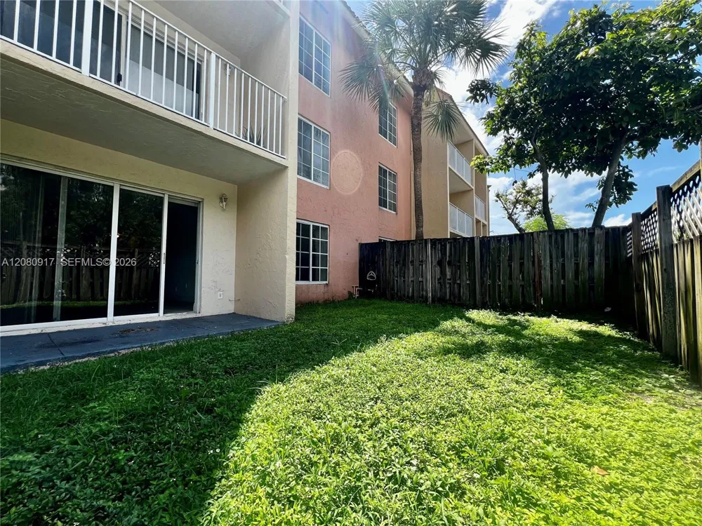 5201 Geneva Way #109 Doral, FL 33166