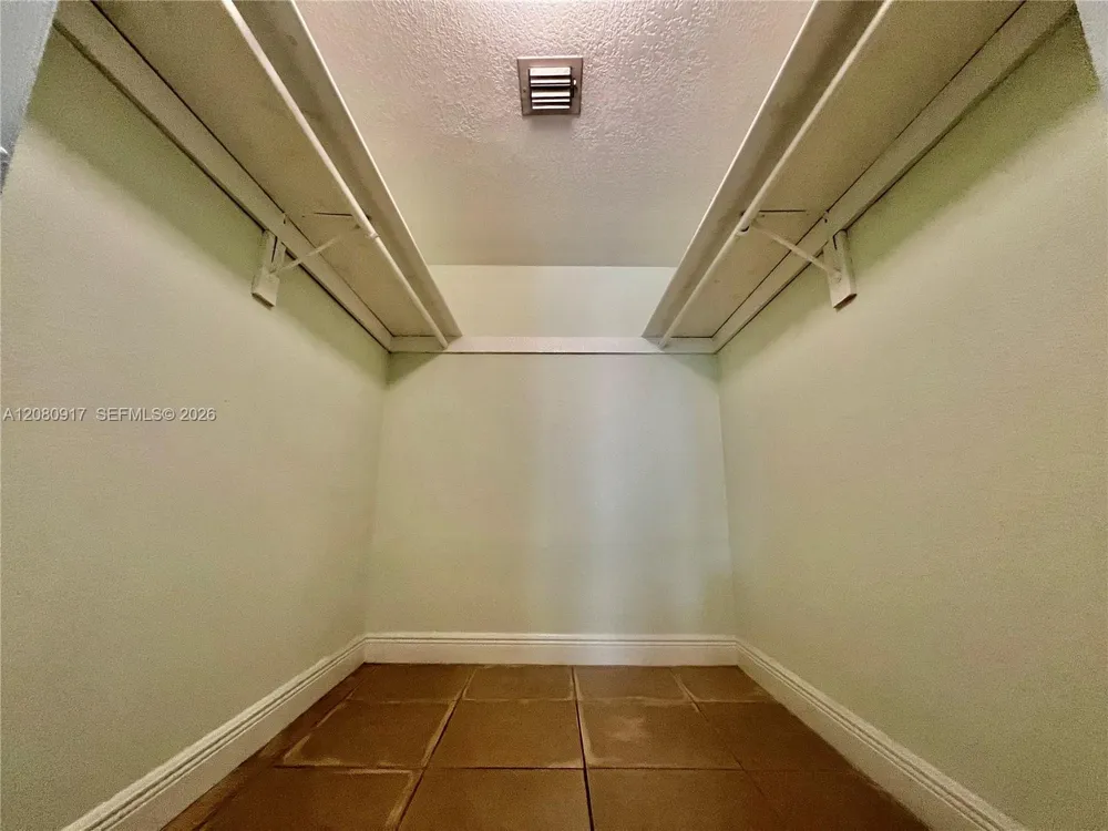 5201 Geneva Way #109 Doral, FL 33166