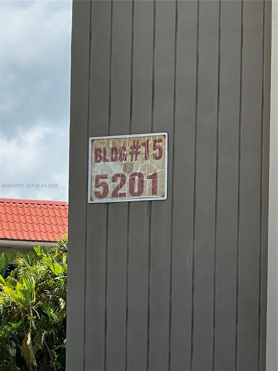 5201 Geneva Way #109 Doral, FL 33166