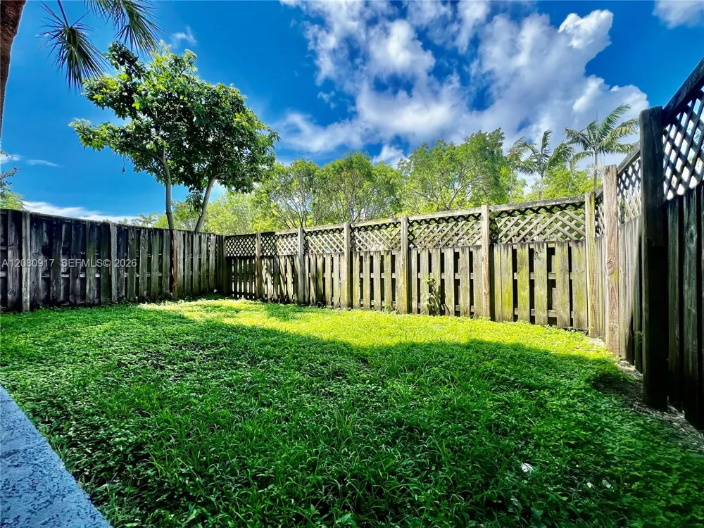 5201 Geneva Way #109 Doral, FL 33166