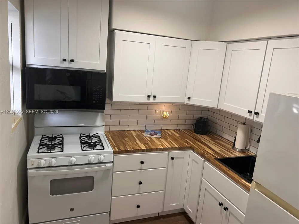 350 75th St #109 Miami Beach, FL 33141