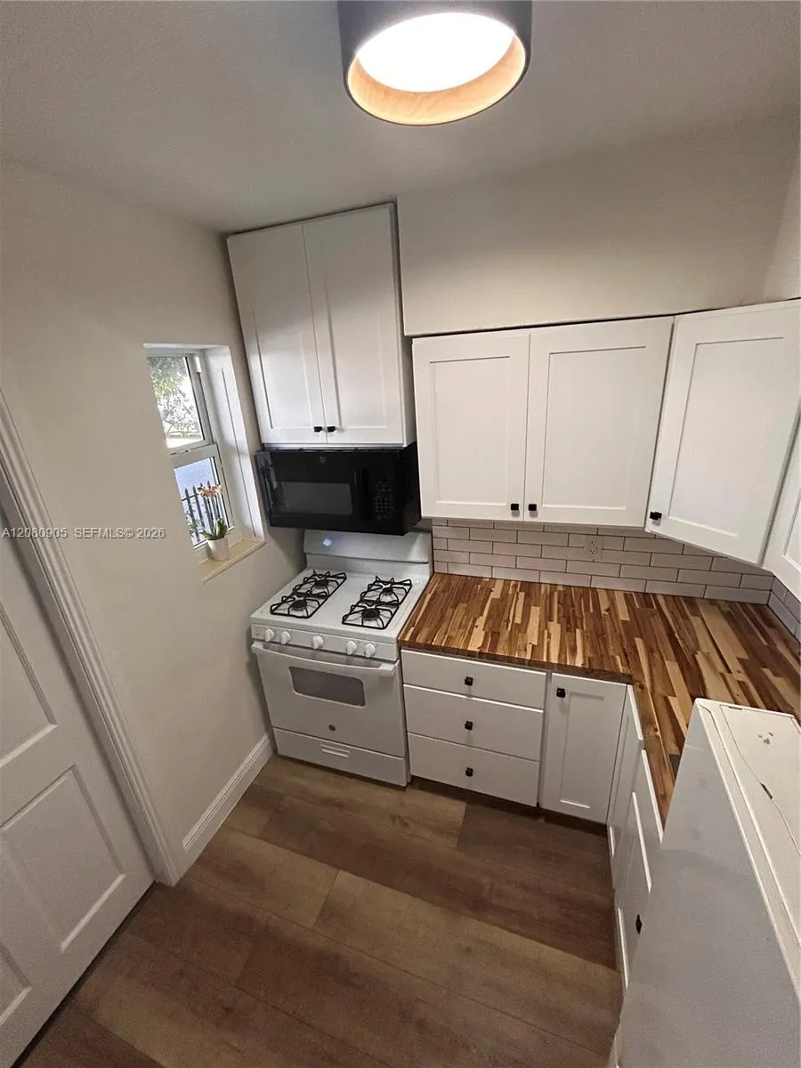 350 75th St #109 Miami Beach, FL 33141