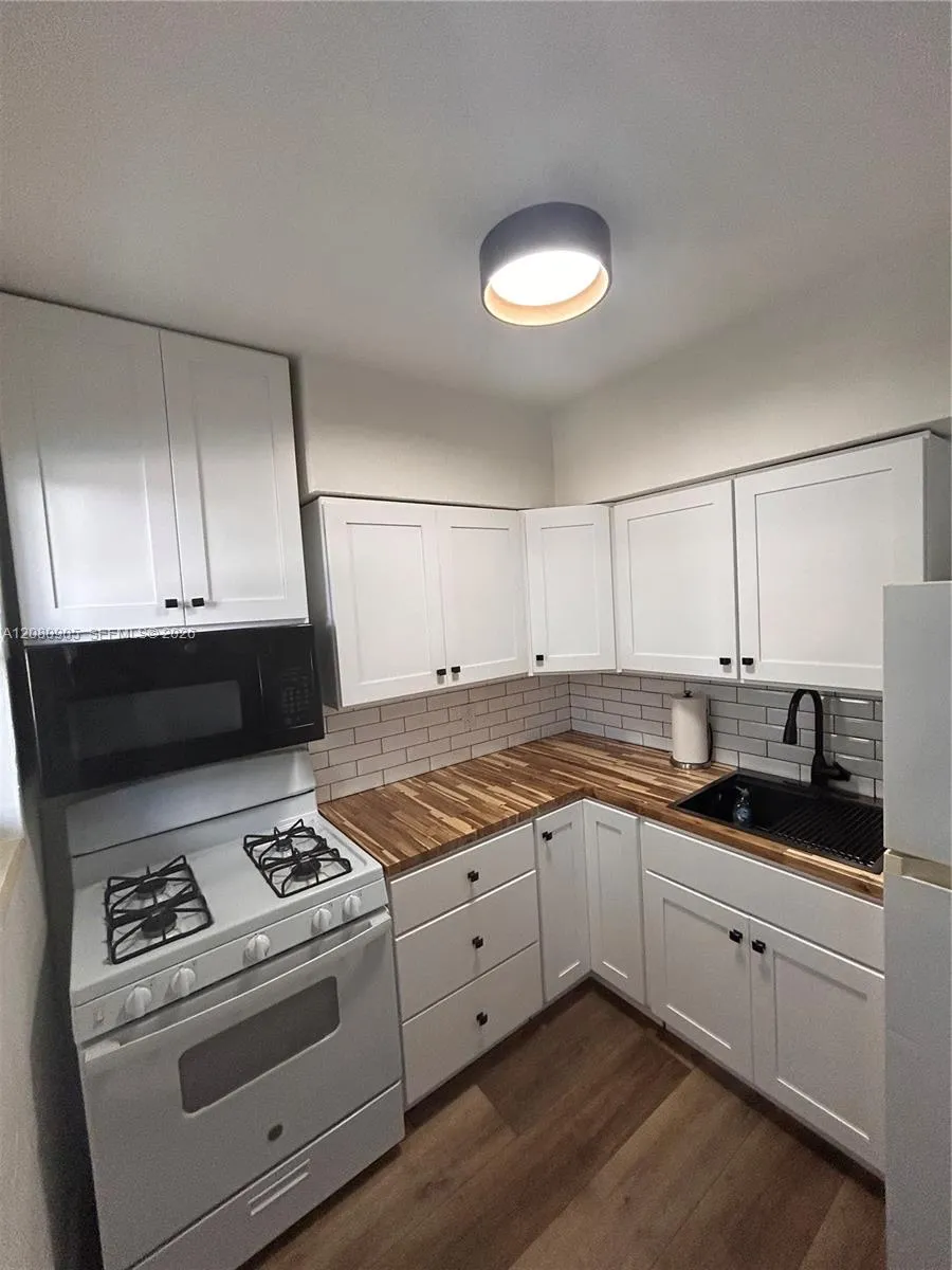 350 75th St #109 Miami Beach, FL 33141