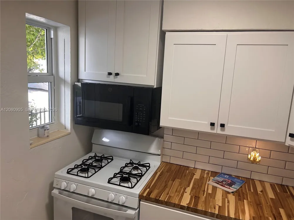 350 75th St #109 Miami Beach, FL 33141