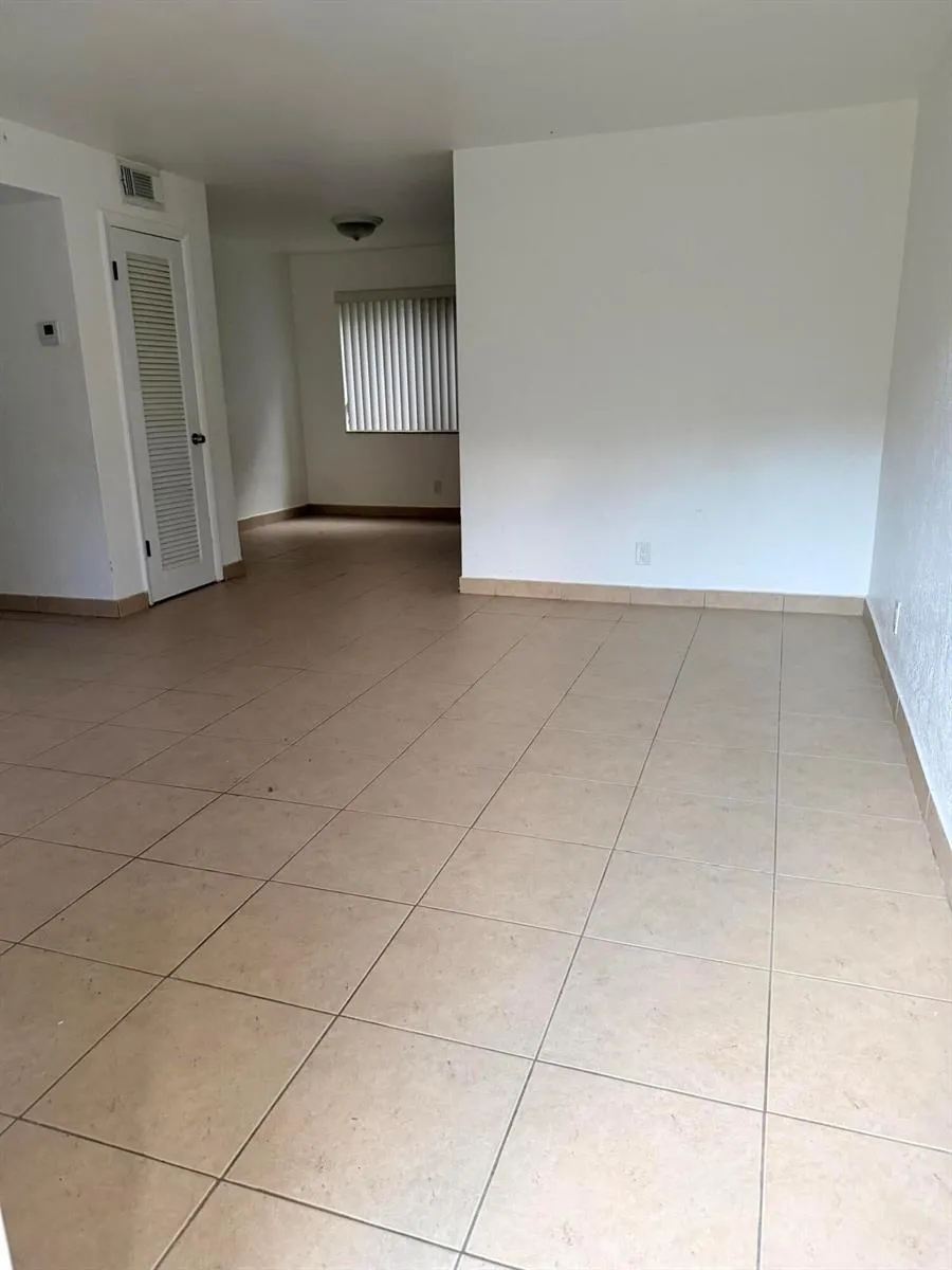 5271 SW 90th Way #4 Cooper City, FL 33328