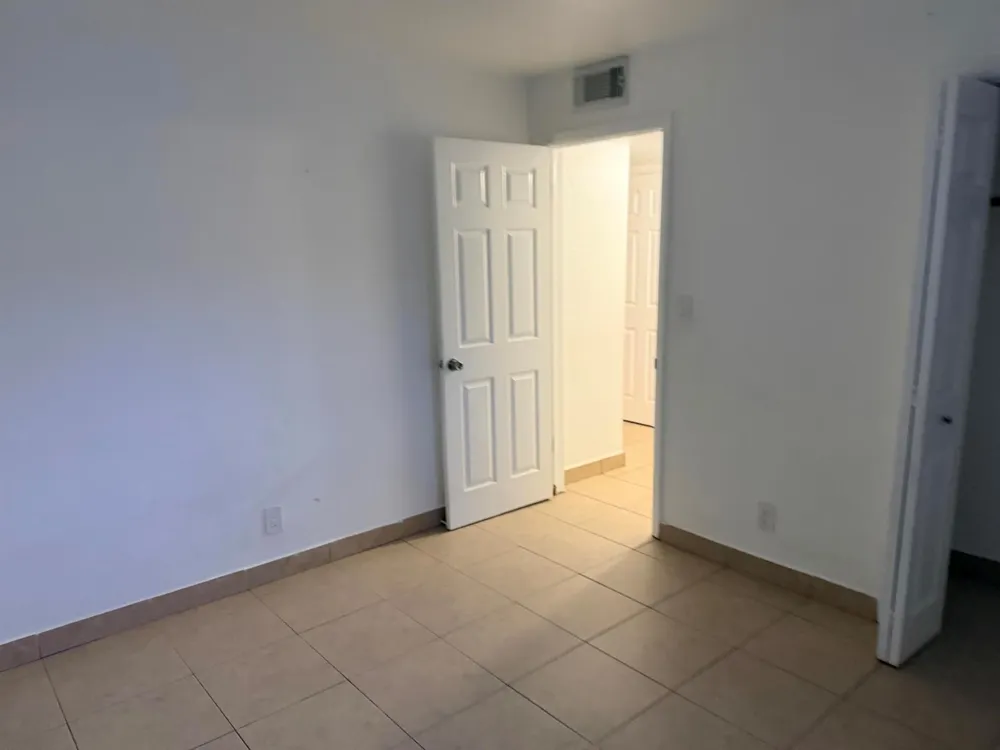 5271 SW 90th Way #4 Cooper City, FL 33328
