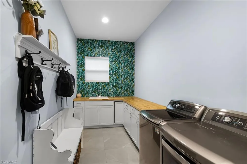 1252 Biltmore Drive Fort Myers, FL 33901