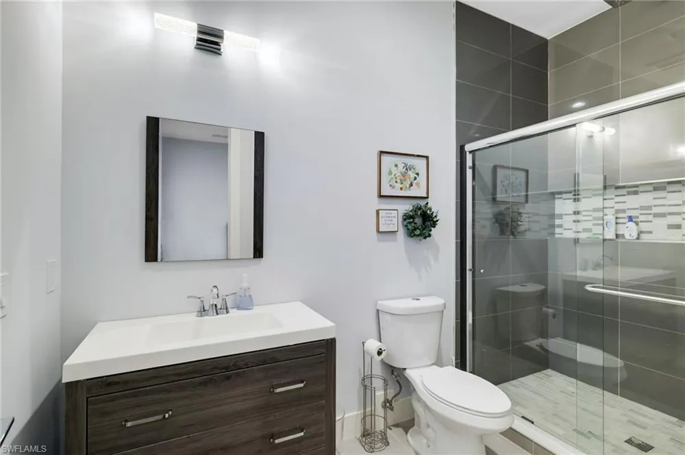 1252 Biltmore Drive Fort Myers, FL 33901
