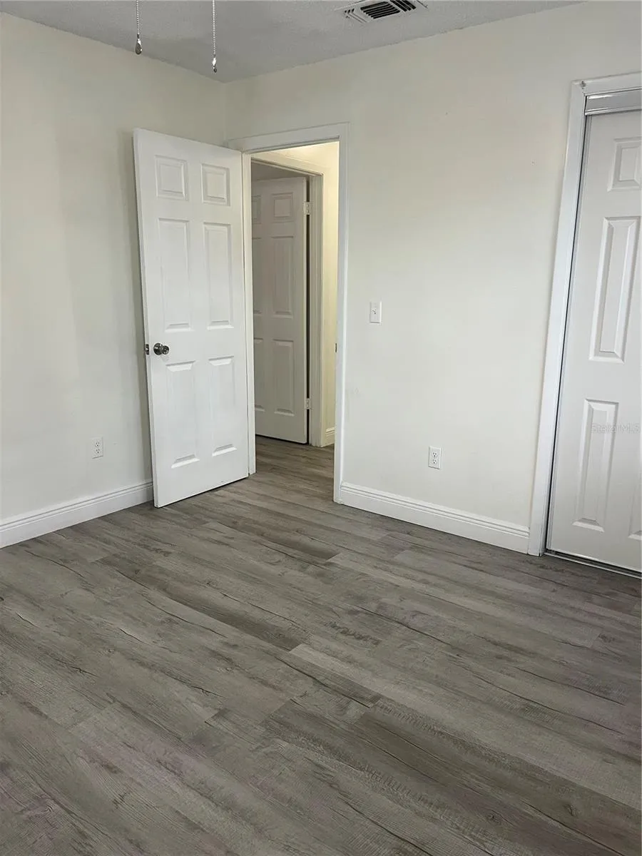 512 STALLINGS AVENUE Deltona, FL 32738