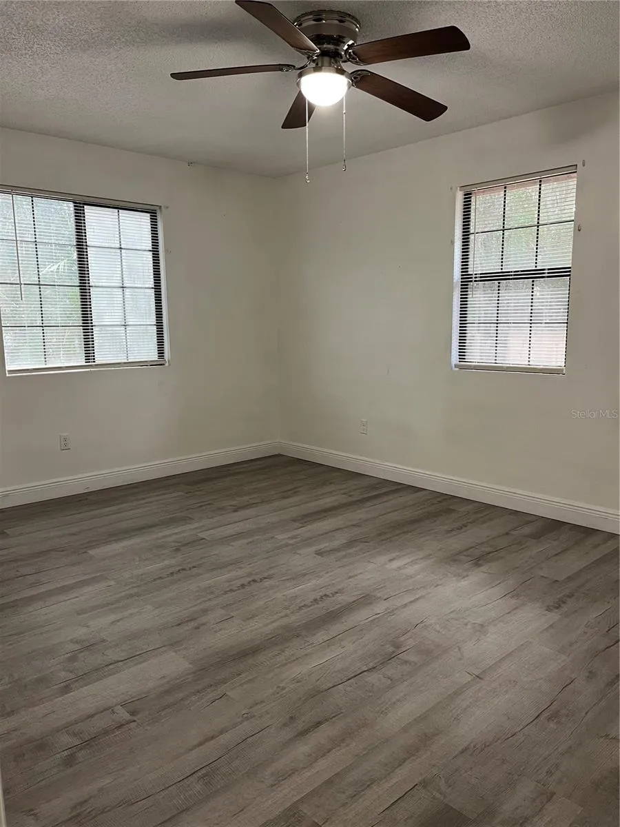 512 STALLINGS AVENUE Deltona, FL 32738