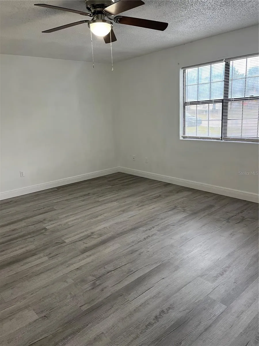 512 STALLINGS AVENUE Deltona, FL 32738