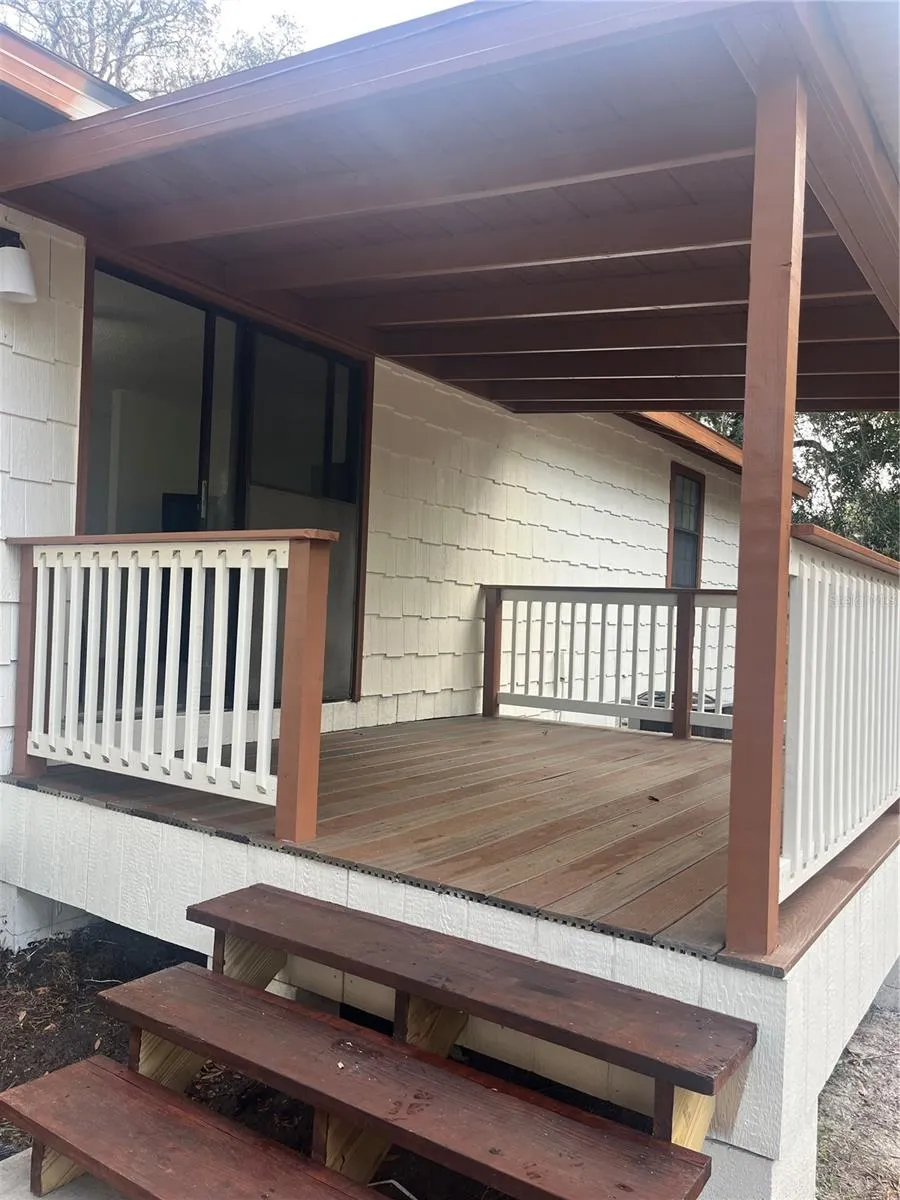 512 STALLINGS AVENUE Deltona, FL 32738