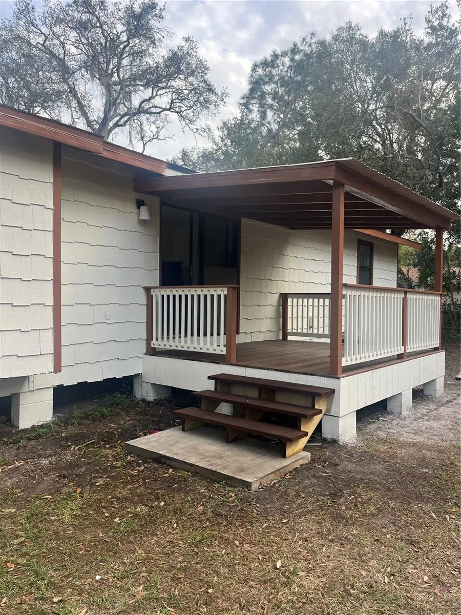 512 STALLINGS AVENUE Deltona, FL 32738
