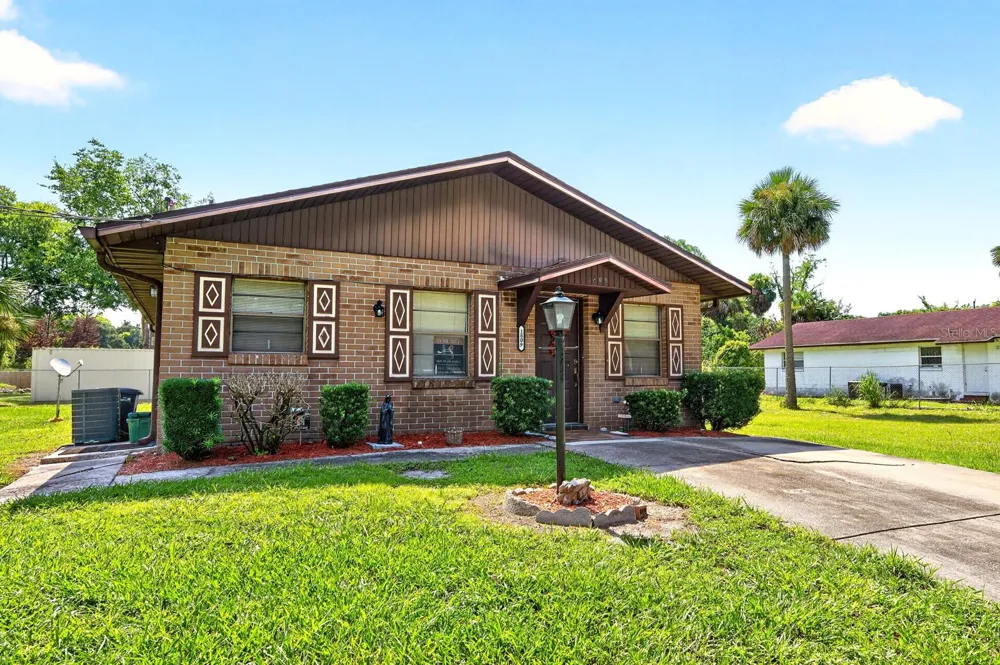 1809 STRICKLAND AVENUE Sanford, FL 32771
