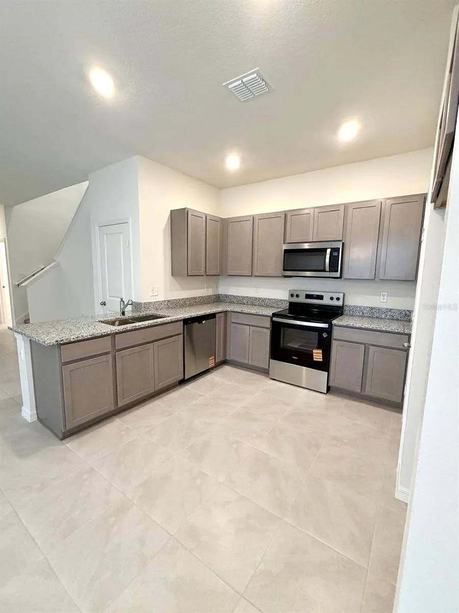 9620 WESTSIDE HILLS DRIVE Davenport, FL 33896