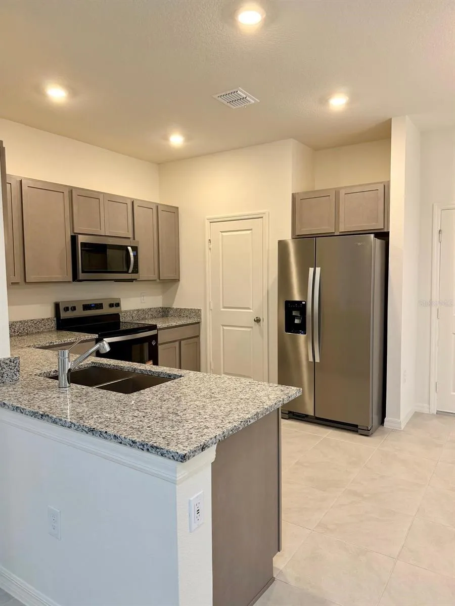 9620 WESTSIDE HILLS DRIVE Davenport, FL 33896
