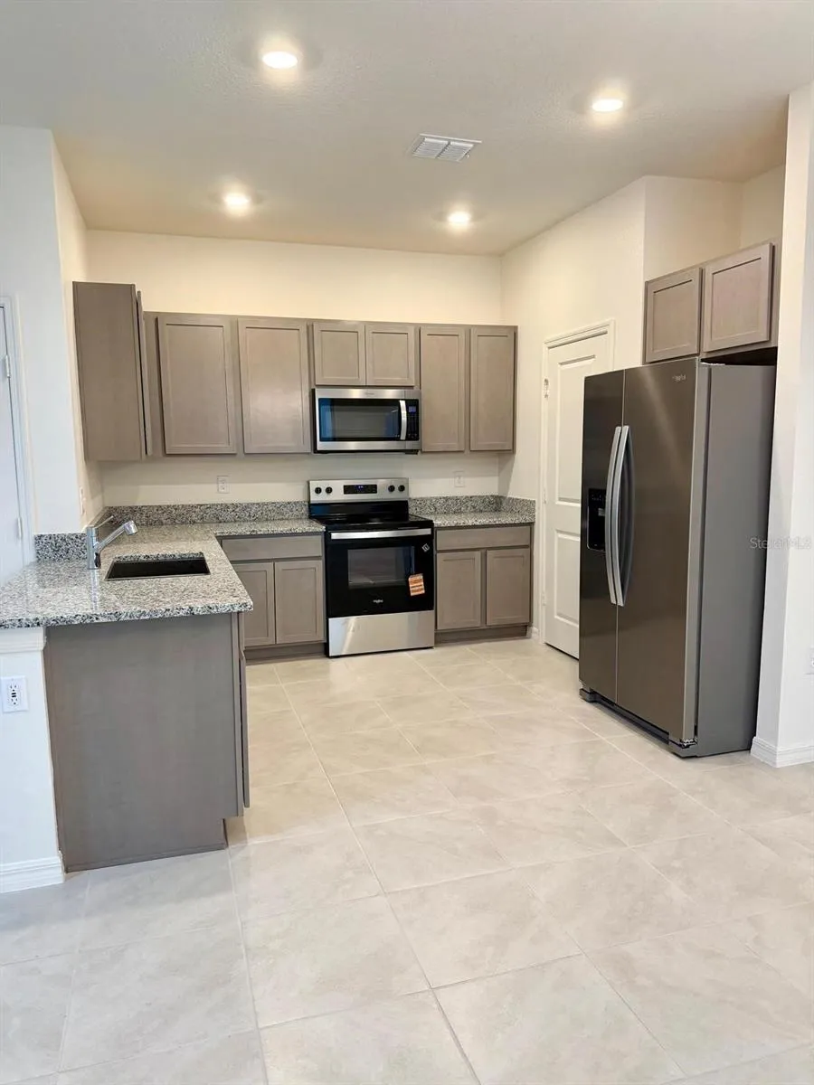 9620 WESTSIDE HILLS DRIVE Davenport, FL 33896